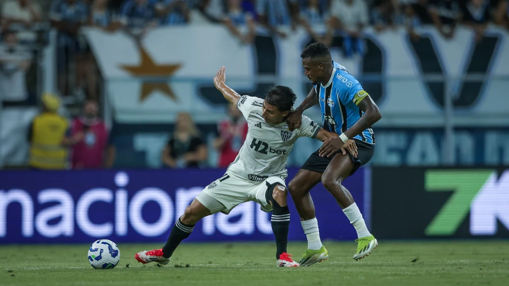 Com ‘lei do ex’ e Volpi inspirado, Atlético perde para o Grêmio na estreia do Brasileiro